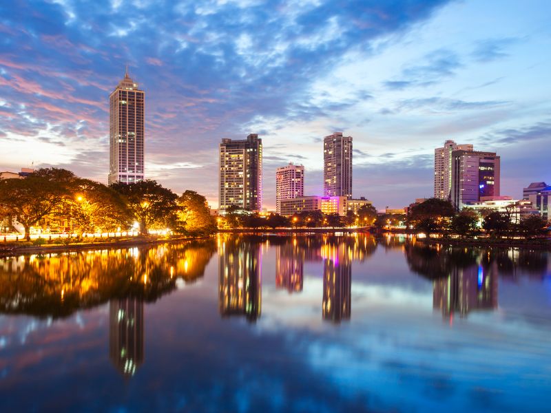 Navigating Colombo’s Logistics Landscape: How Our Courier Company Simplifies Deliveries.